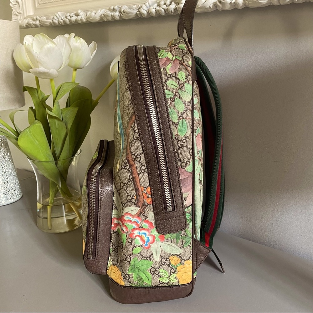 Gucci Large GG Web Supreme Monogram Backpack Unisex - Picture 4 of 16